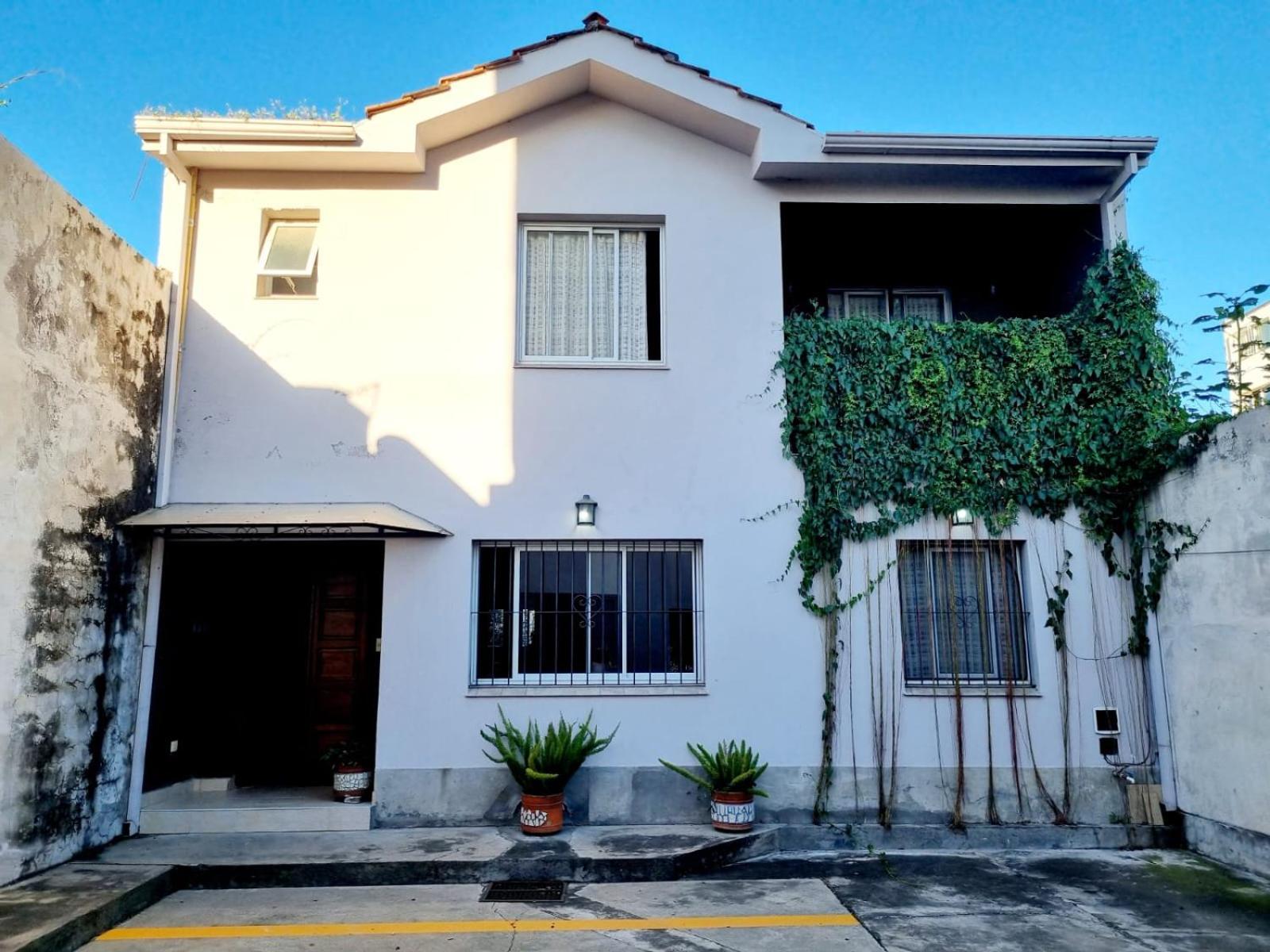 Temporario Brown Apartment